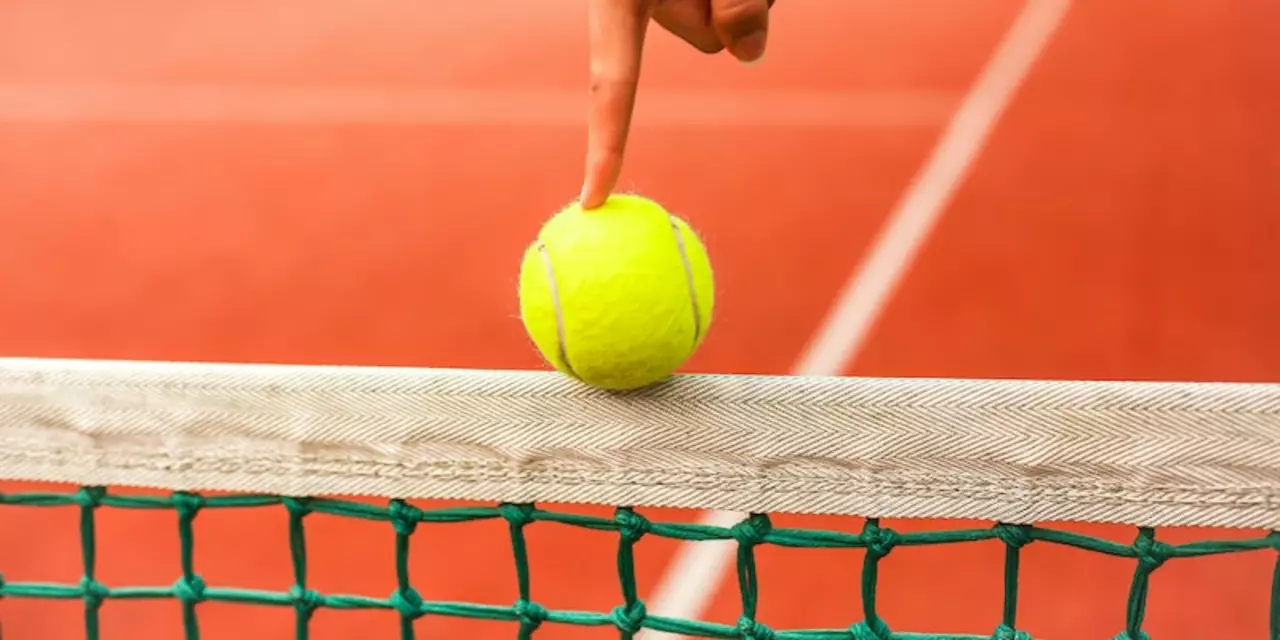 Where does the line pattern on a tennis ball come from?